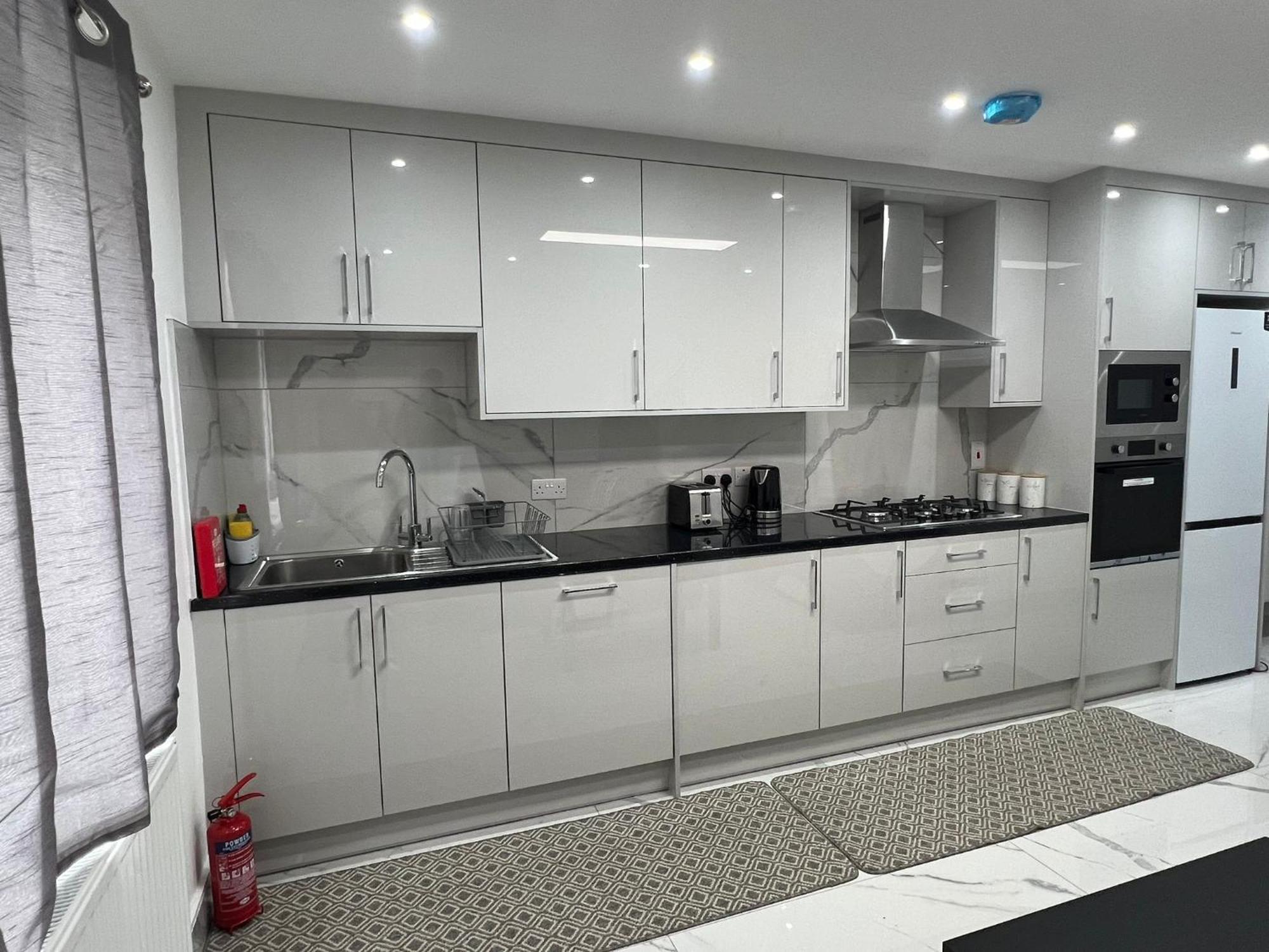 93 New Road Apartment Harmondsworth Екстериор снимка