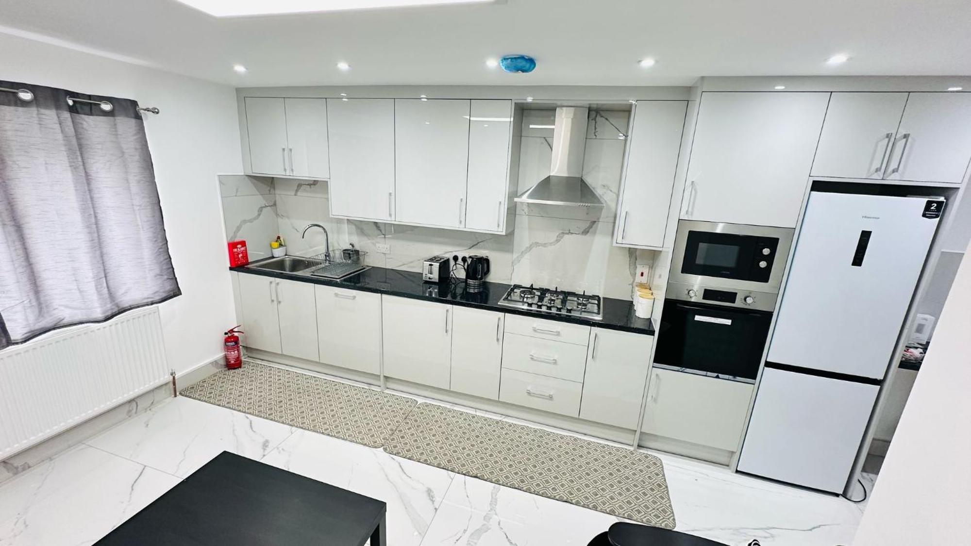 93 New Road Apartment Harmondsworth Екстериор снимка
