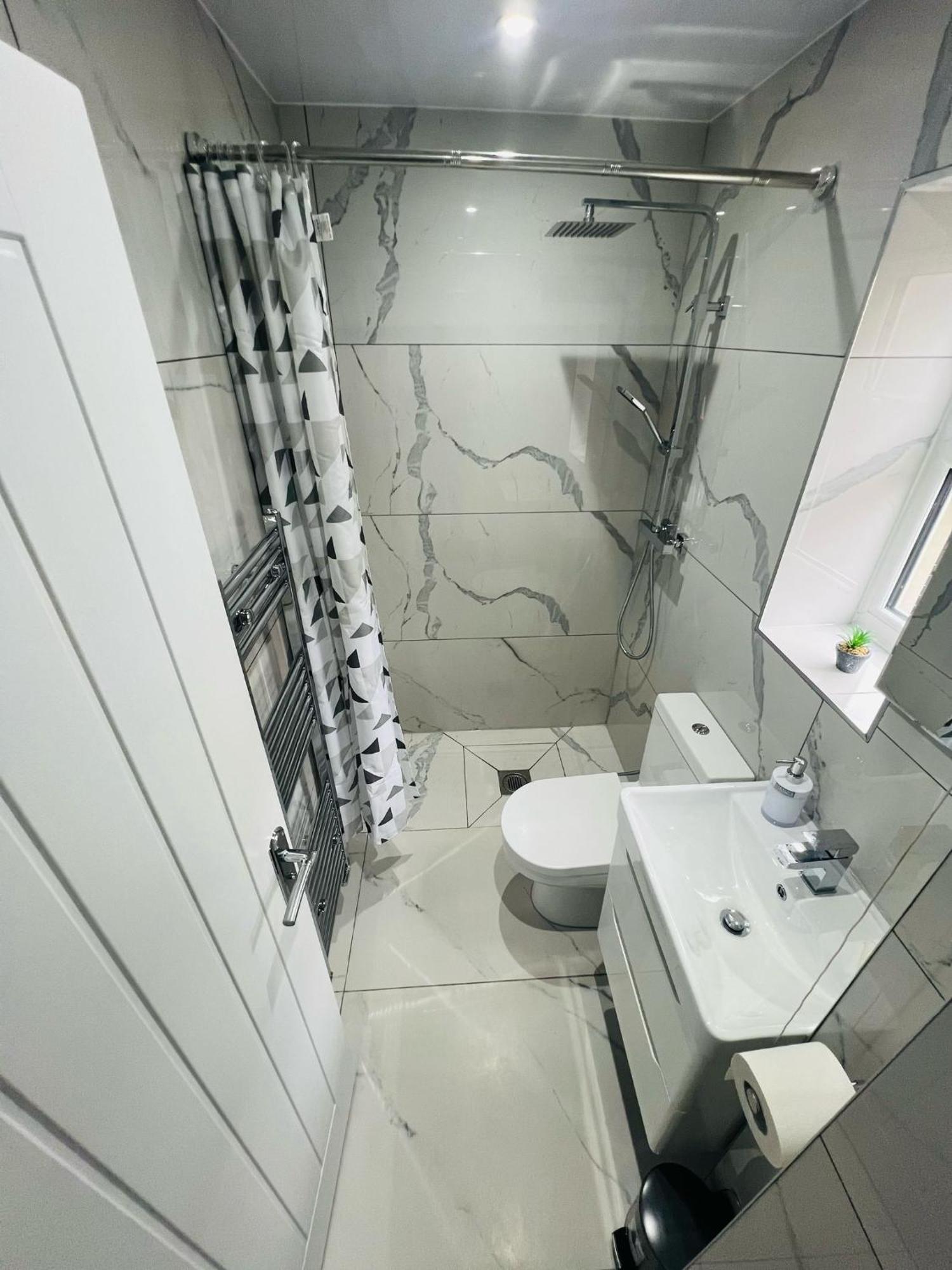 93 New Road Apartment Harmondsworth Екстериор снимка