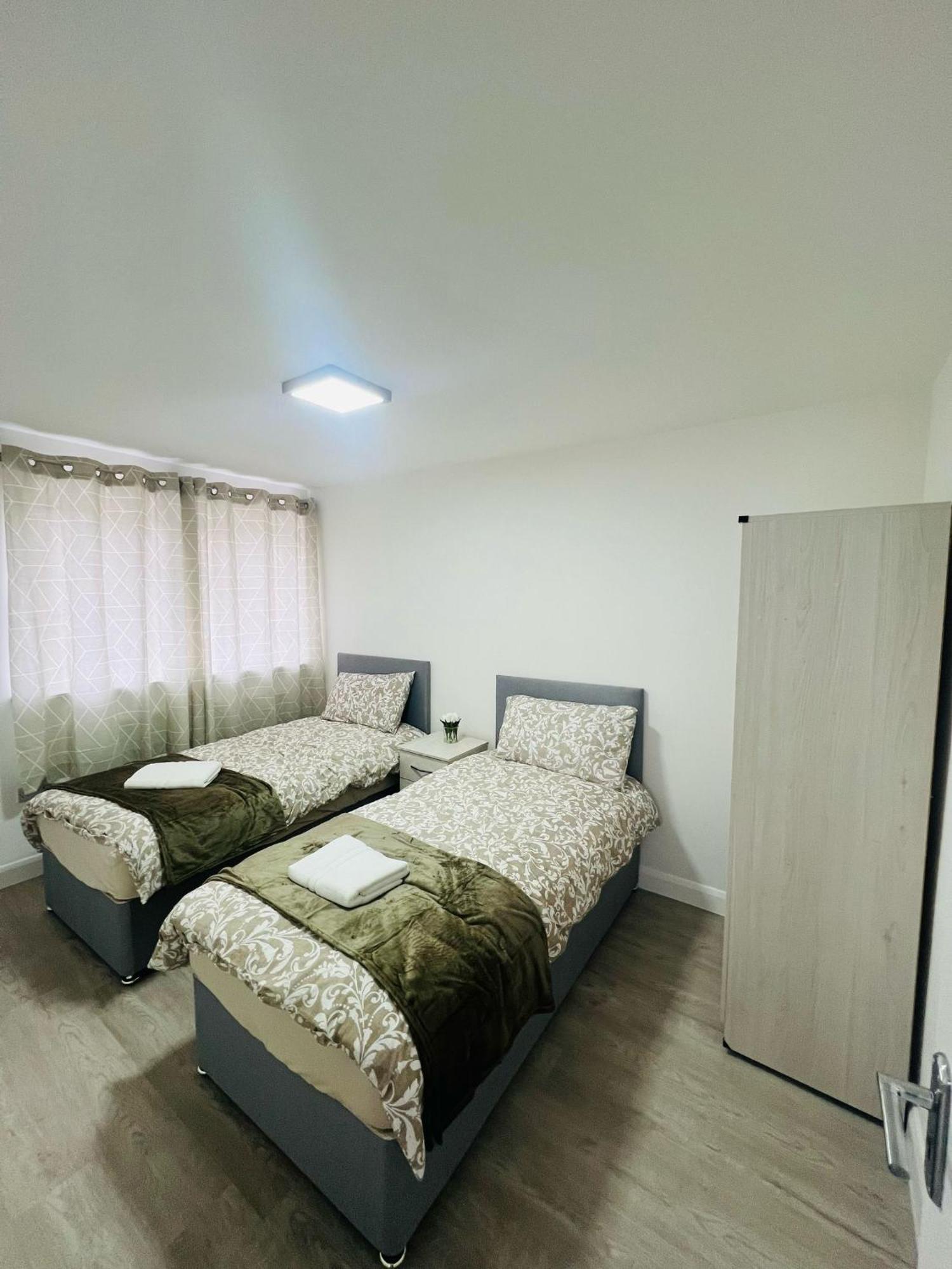 93 New Road Apartment Harmondsworth Екстериор снимка
