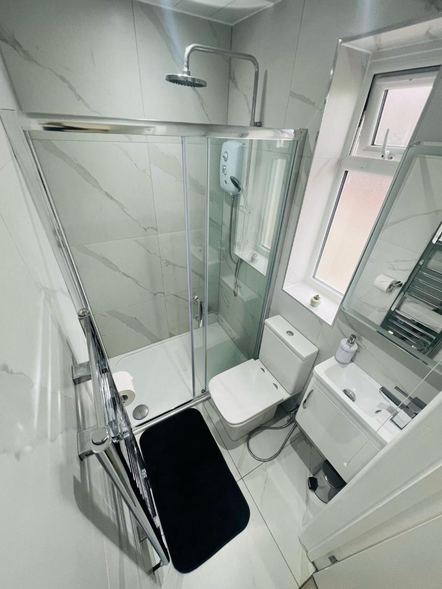 93 New Road Apartment Harmondsworth Екстериор снимка
